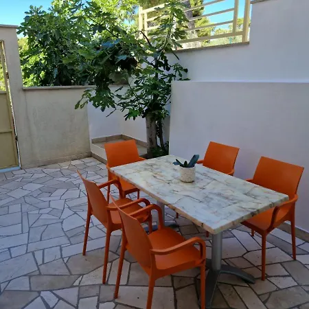 Apartments Sara Trogir Exterior photo