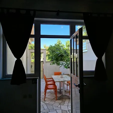 Apartments Sara Trogir Exterior photo