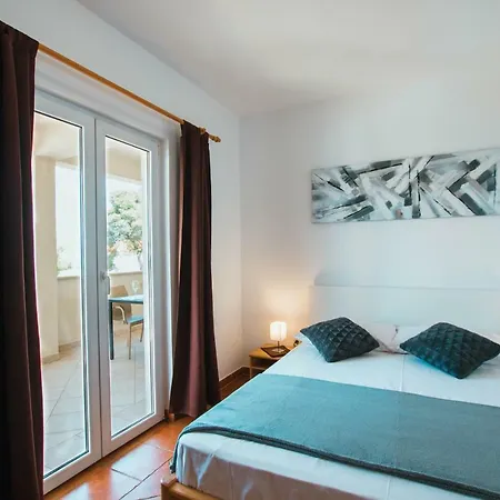 Apartments Sara Trogir Exterior photo