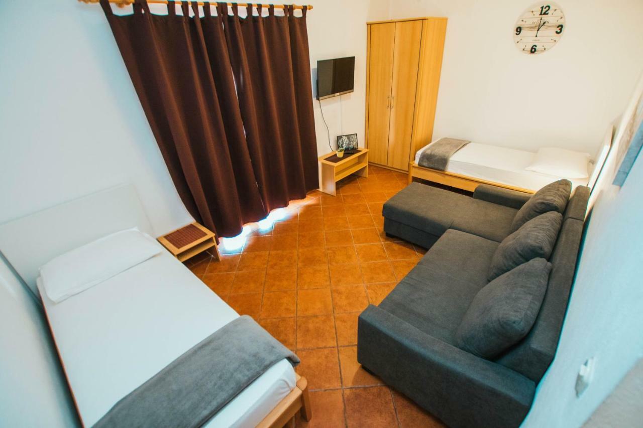 Apartman Sara *