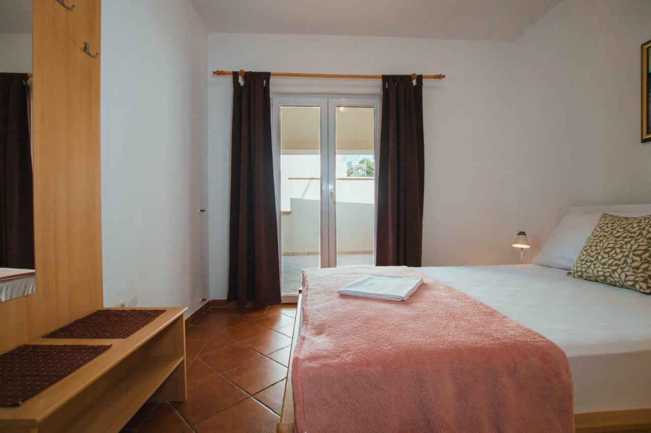 Apartman Sara *